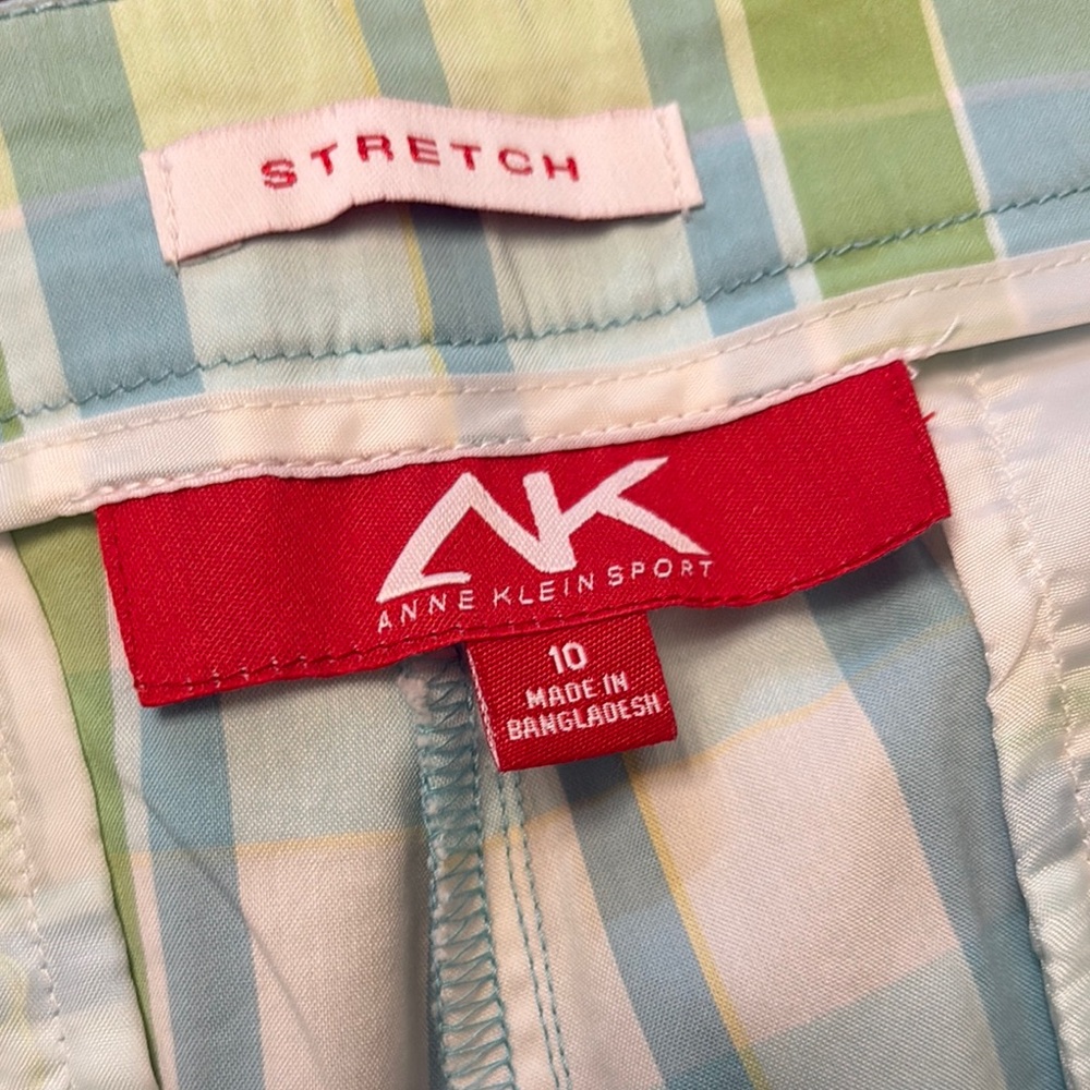🔥 Closet Clear Out 🔥. Anne Klein Bermuda Shorts - Picture 3 of 5